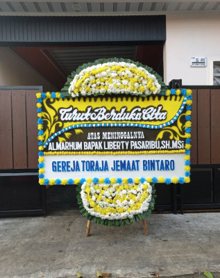 Papan Bunga Duka di Koto Teluk